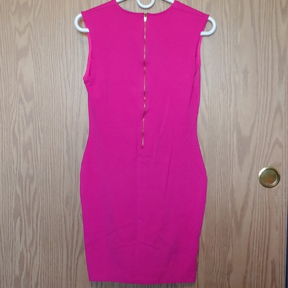Lulu's fuchsia bodycon mini-dress - Picture 4 of 5